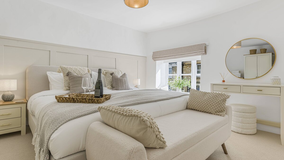 The Hideaway: Luxury 2 Bedroom Cottage