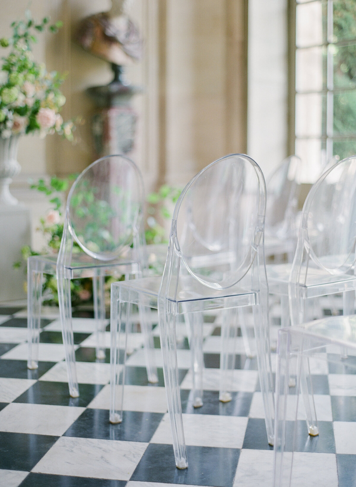 Jennifer Fox Weddings English speaking wedding planning & design agency in France crafting refined and bespoke weddings and celebrations Provence, Paris and destination Laurel-Chris-Chateau-de-Champlatreaux-Molly-Carr-Photography-62
