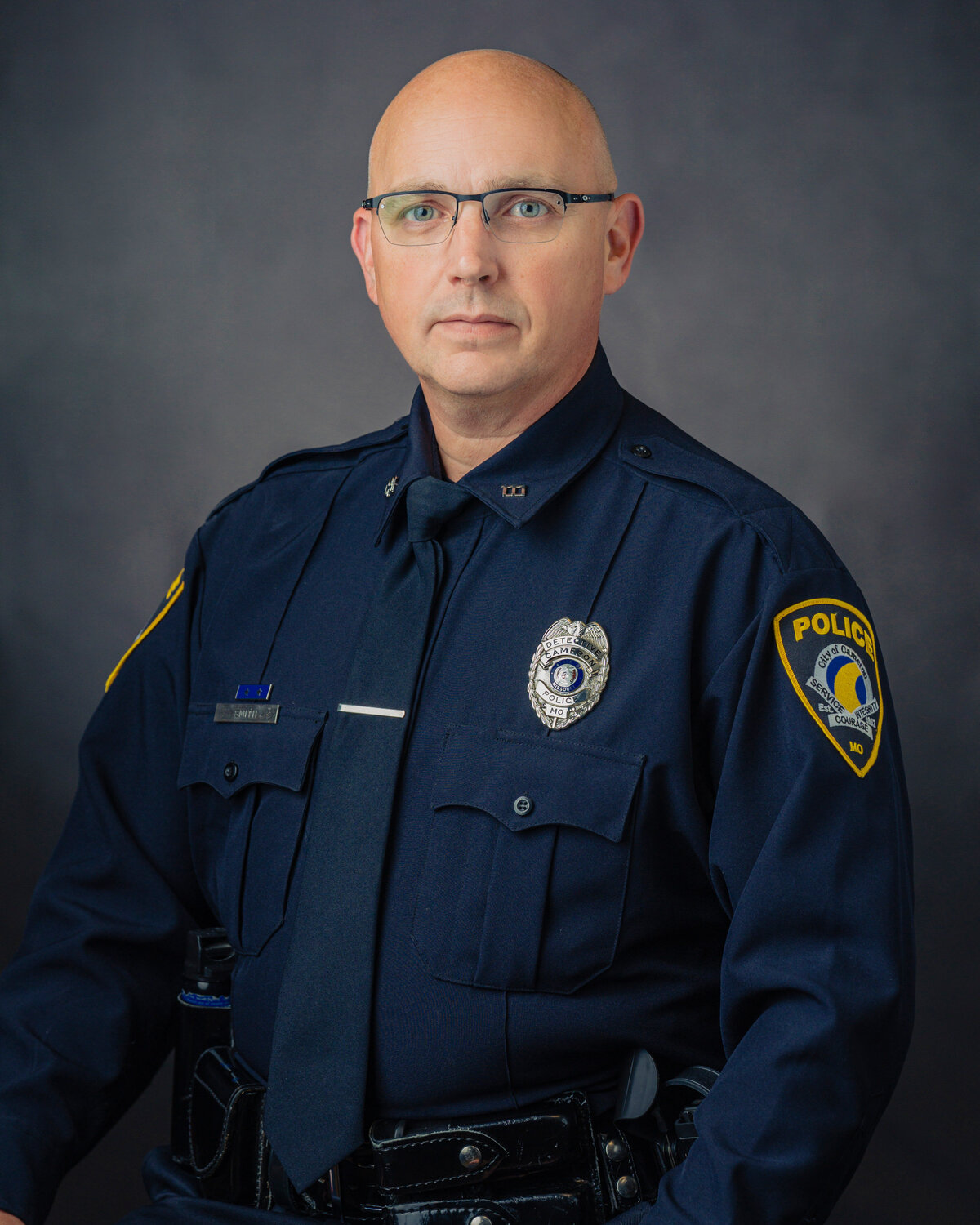 kansas-city-headshot_backdrop-standard-photography-0102-police-officer-in-uniform-headshot