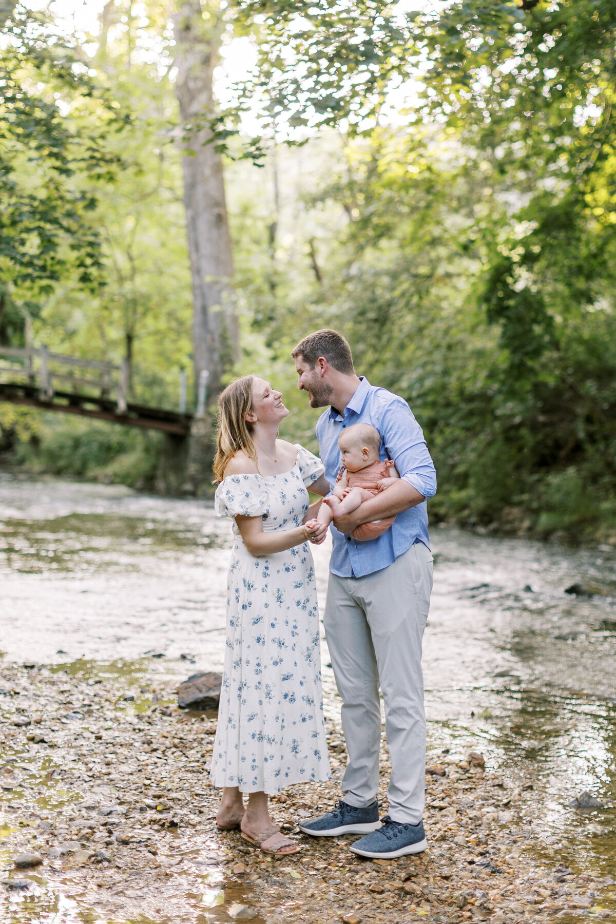 Family portrait session in a Philadelphia park - 19