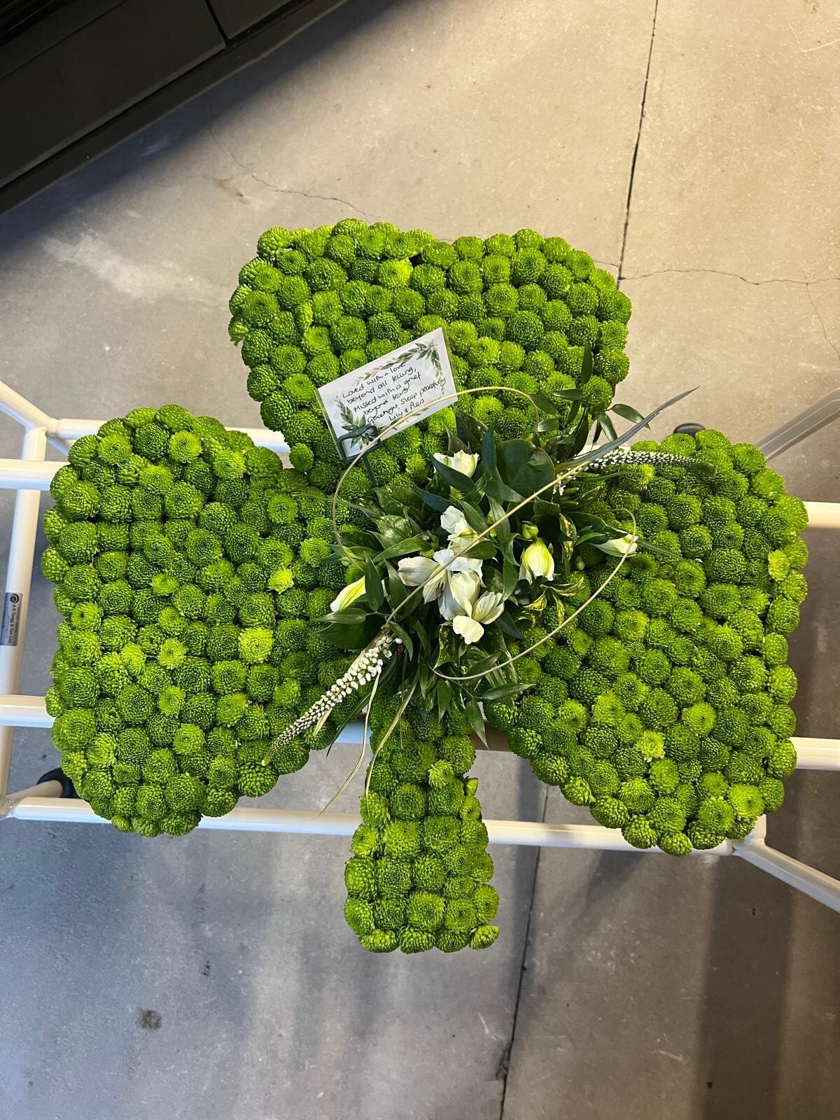 Issy-and-Bella-Floral-Design-Funeral-Florist-Herefordshire6