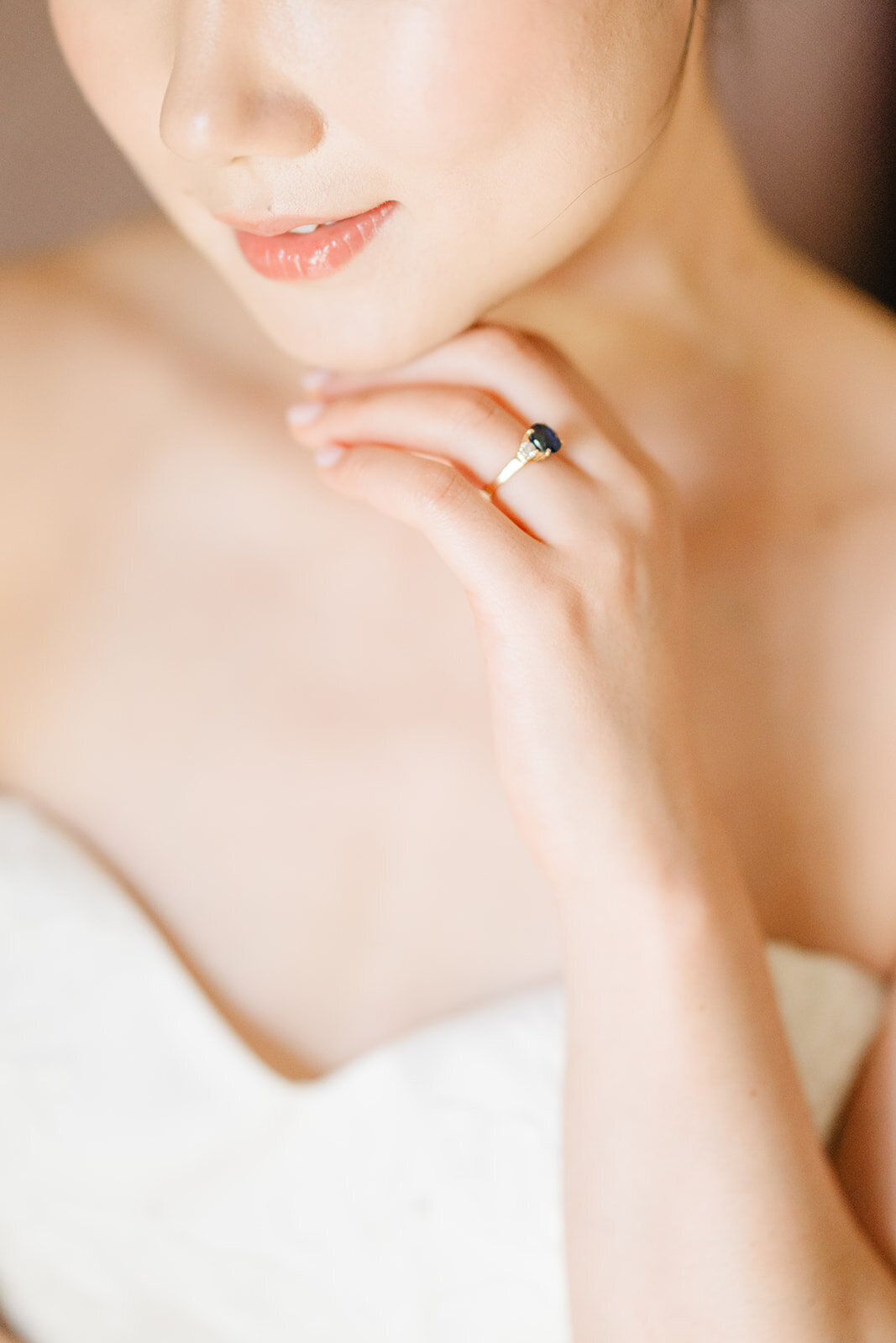 MorganeBallPhotography-Wedding-ZoeEdward-01-Chantilly-GettingReadyZoe-Bridalportrait-59-8840