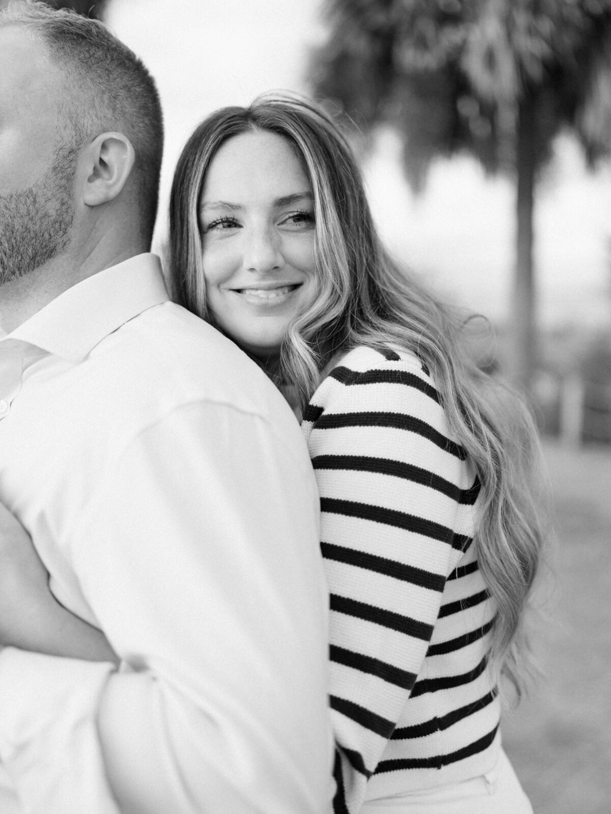 downtown-charleston-engagement-session-meg-andrew-044
