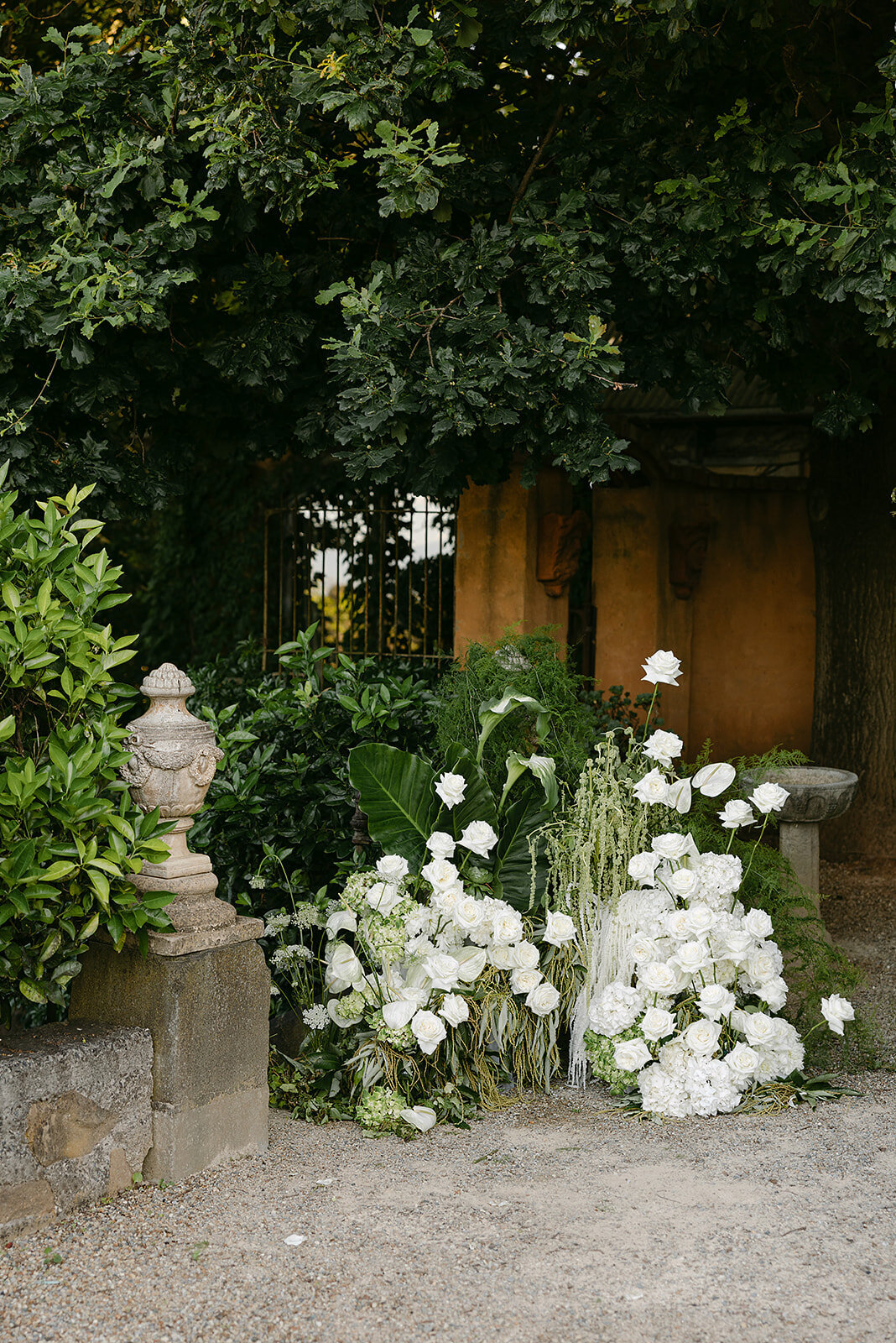 Floral_Setting_On_Ground