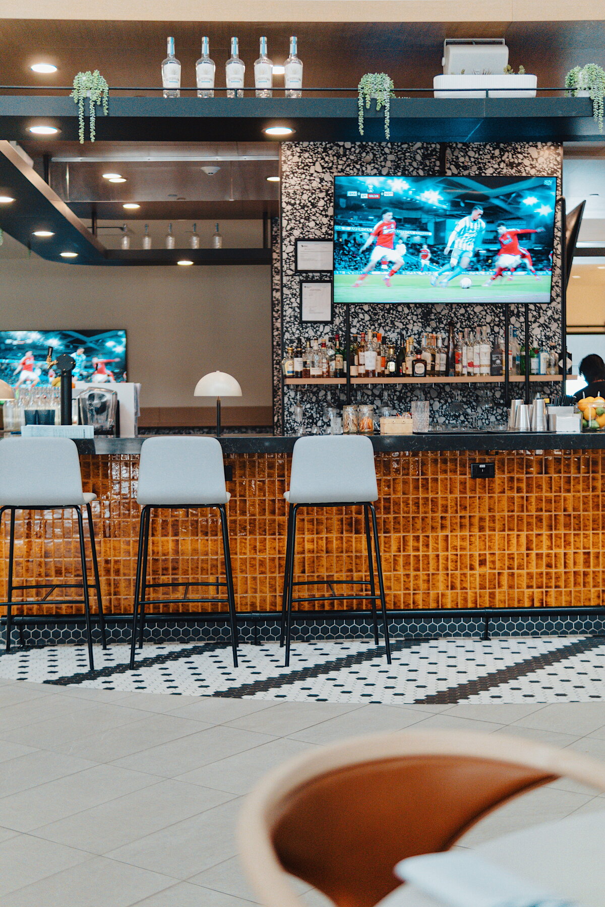 Delta Calgary Airport x LTN - Image 6