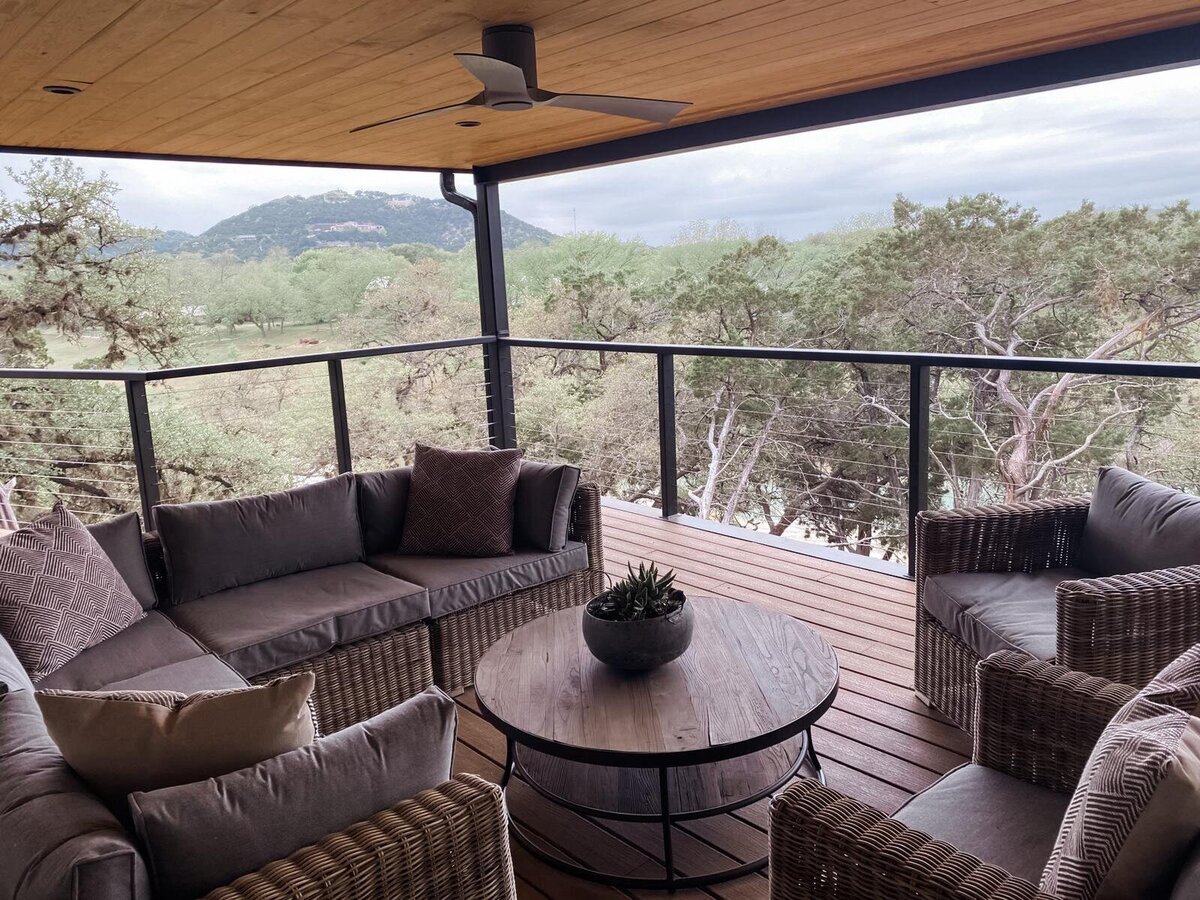 outside sitting area in Texan home