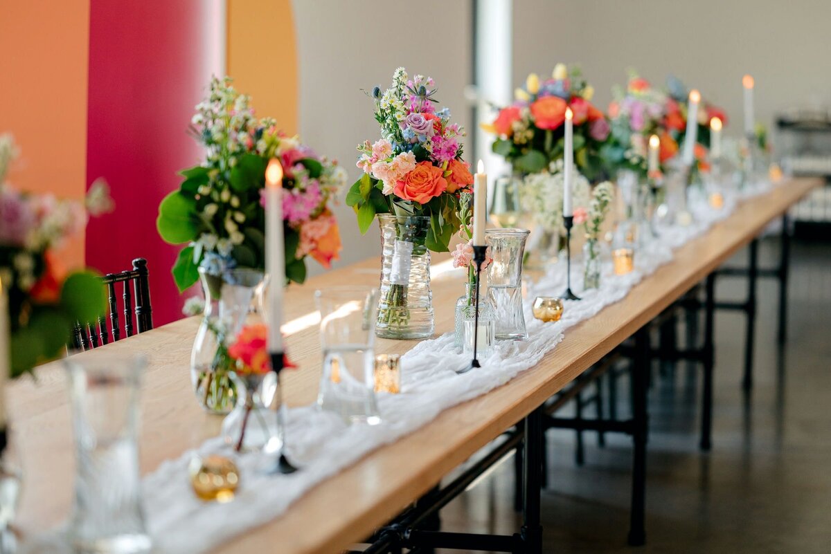 flower-arrangement-table