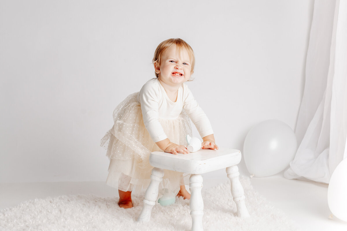 Chelsey-Kae-Photography-Guelph-Cake-Smash-Milestone-Session-3022
