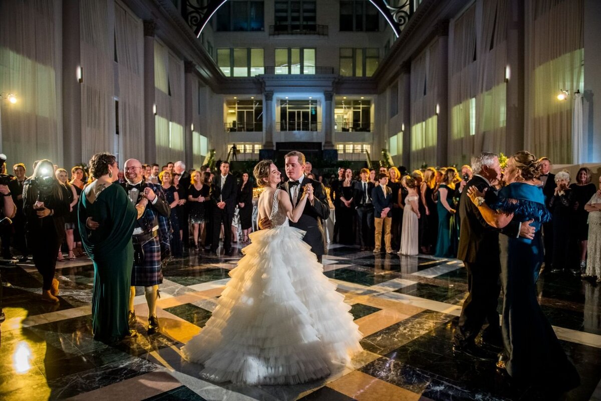 curtis-atrium-wedding-15