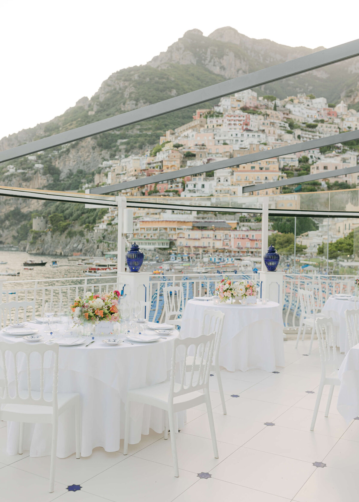 chloe-winstanley-italian-wedding-positano-rada-resturant-dinner