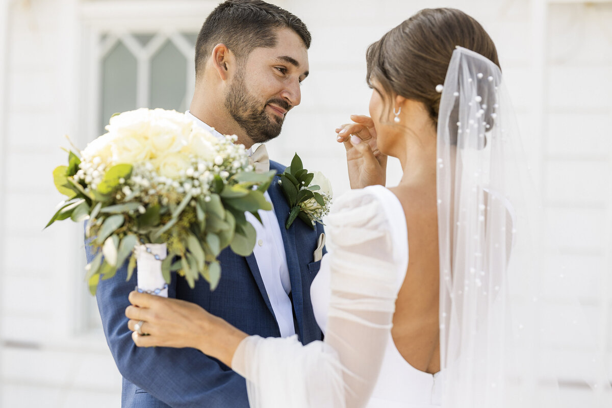 Beach Club Modern Chic Wedding with Touches of Pearl and Gold - Top East Coast Wedding Photography - Ashley Mac Photographs - New Jersey - New York - Connecticut - Rhode Island -22
