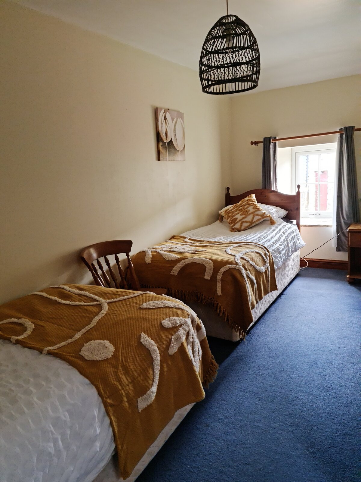 holly_house_cottages_kestrel_twin_bedroom