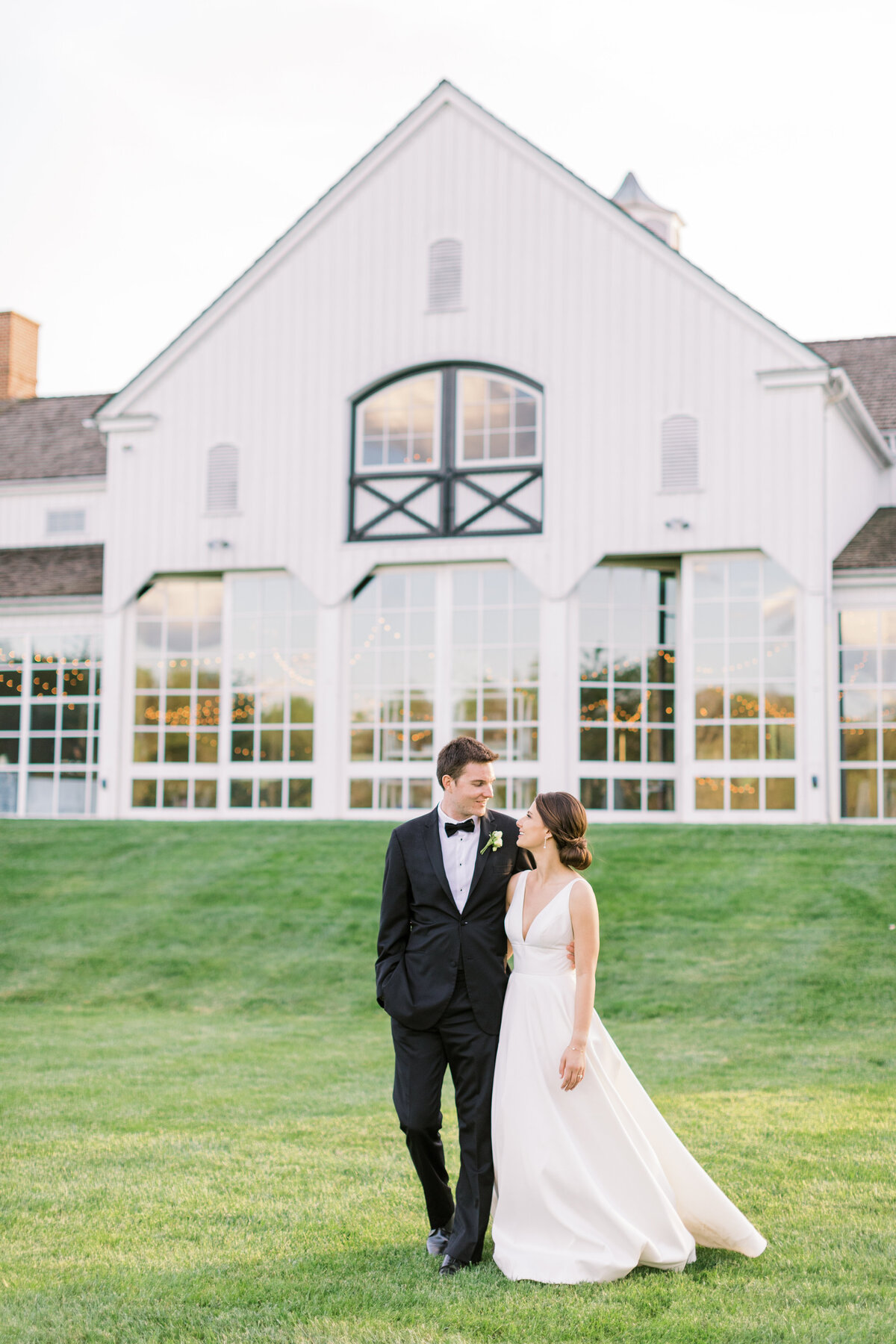 Elizabeth&Dahler_Wedding2022_CastleCiderHill_AngelikaJohnsPhotography-70