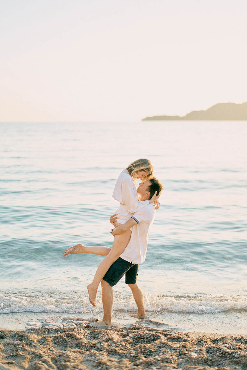 Engagement 1200px-1215