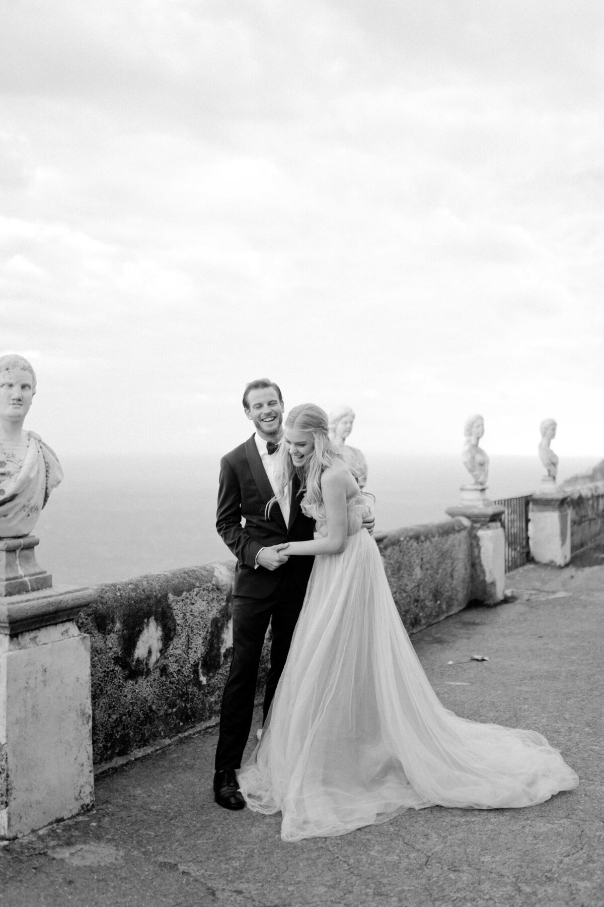 071_Villa_Cimbrone_Amalfi_Coast_Luxury_Wedding_Photographer (71 von 101)_Flora and Grace is a luxury wedding photographer at the Amalfi Coast. Discover their elegant and stylish photography work at the Villa Cimbrone.