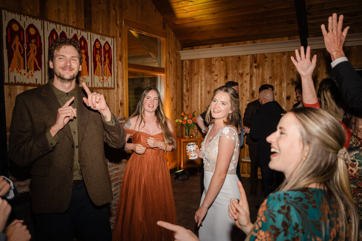 Beau-Lodge-Venue_Bellingham-Wedding-Photographer_Caylie-Mash_JK40