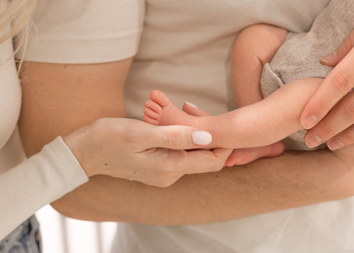 in home newborn detail photo