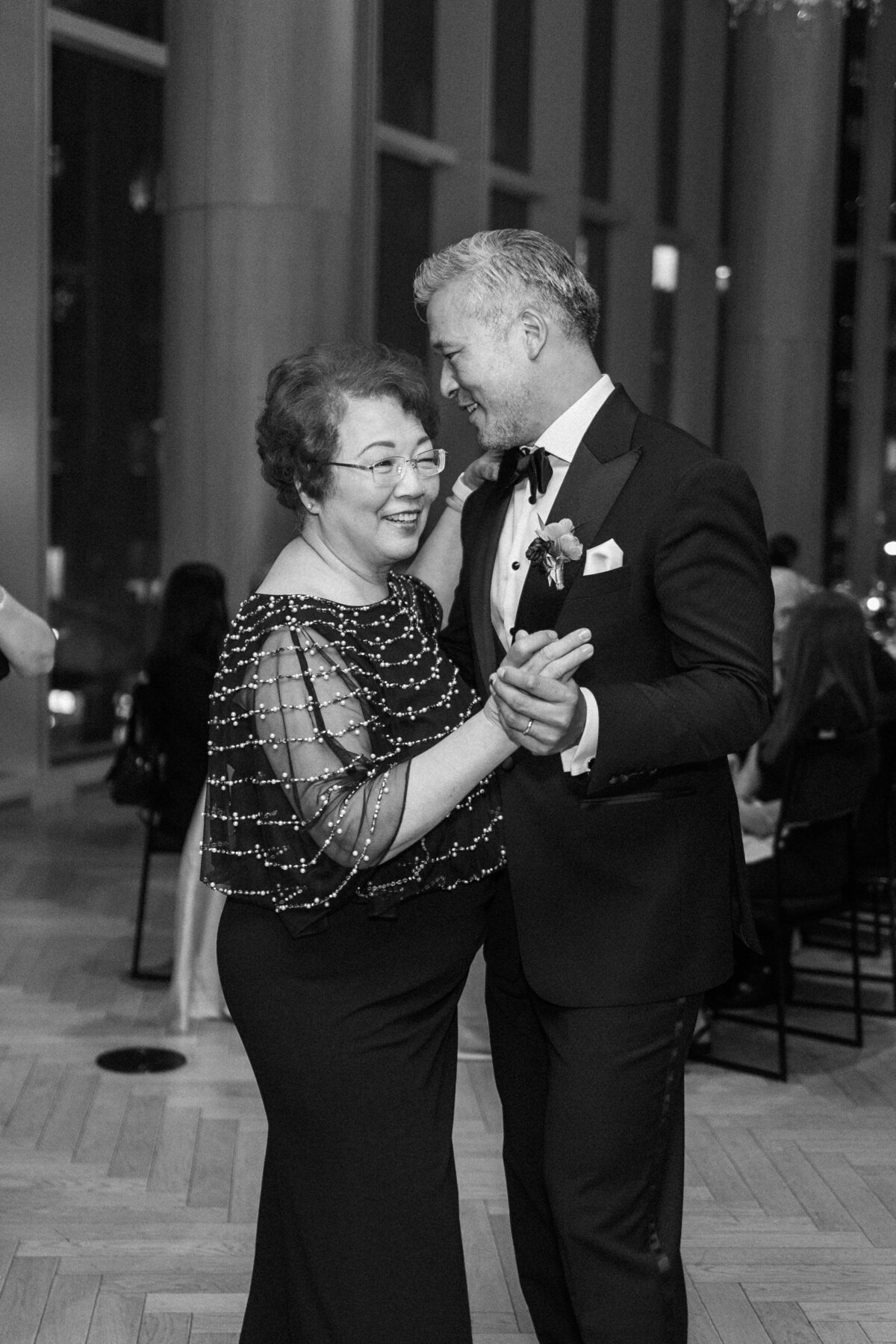 515-Shangri-La-Hotel-Toronto-Canada-Christopher-Edward-Wedding-29