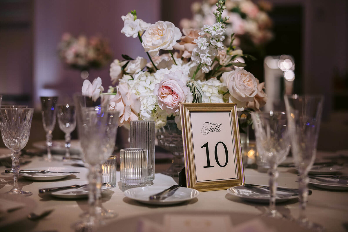 newbury-hotel-boston-fall-wedding-florals-16