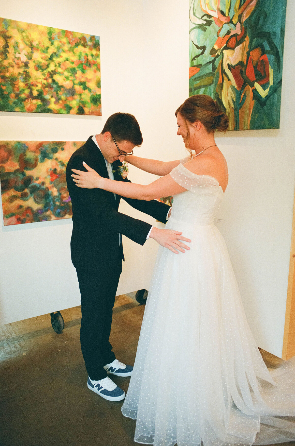 Brooke&PerronWeddingPhotos_GettingReady_AustinWeddingPhotographer_HereafterFilms-89