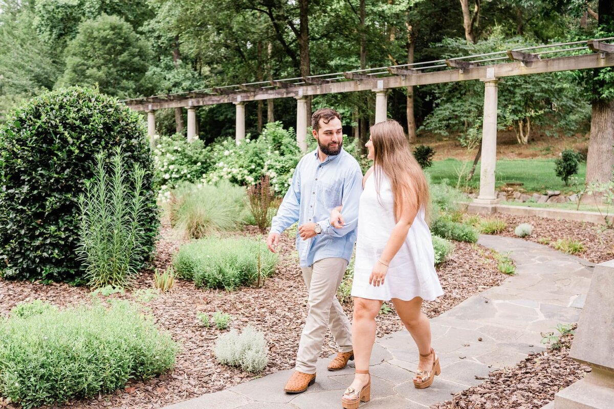 Elli-Row-Photography-CatorWoolford-Gardens-Engagement_2841