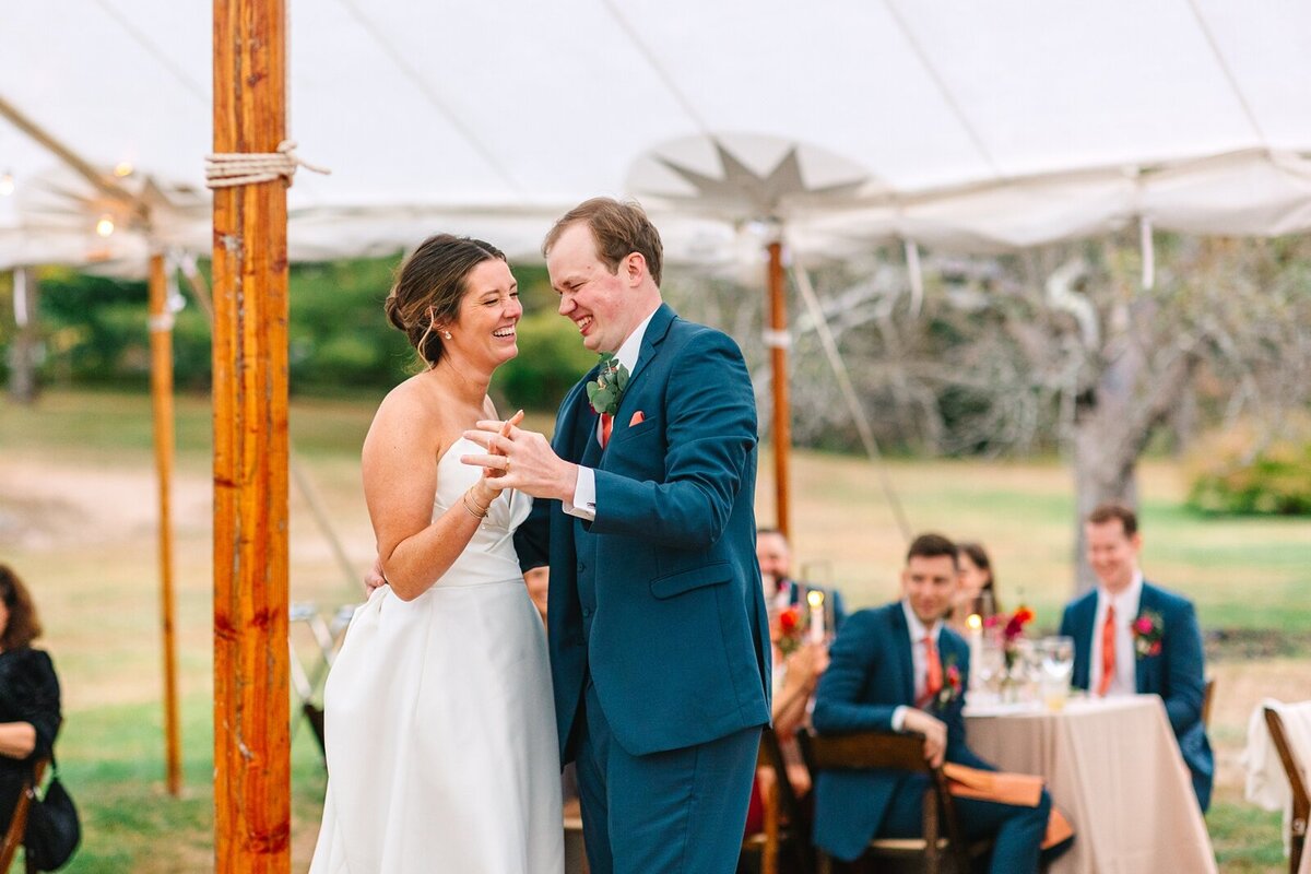 Live_Well_Farm_Colorful_Fall_Wedding_Harpswell_Maine_Photography_0092