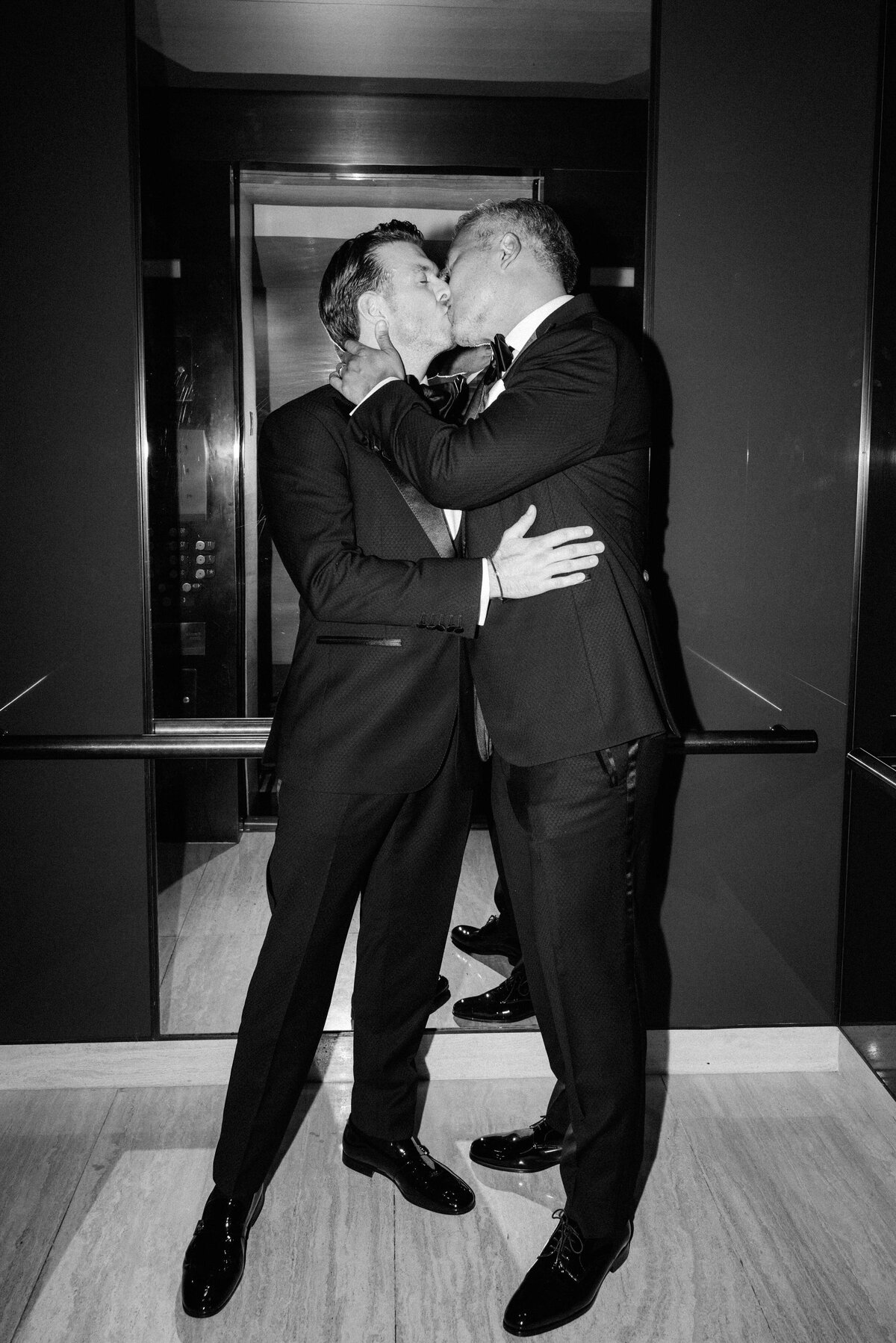 515-Shangri-La-Hotel-Toronto-Canada-Christopher-Edward-Wedding-16