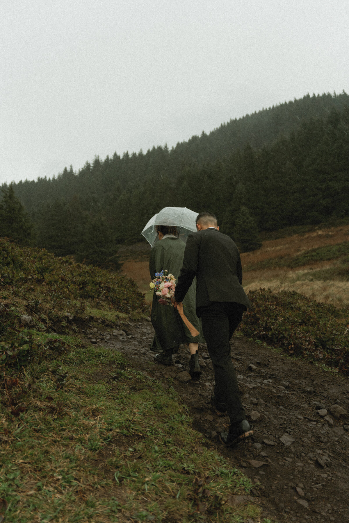elopement oregon cliff - lizarrietaphotography-3