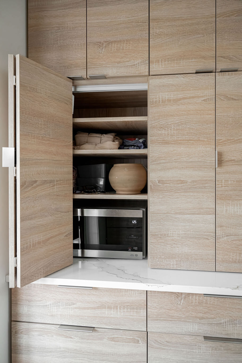 modern-minimalist-built-in-storage