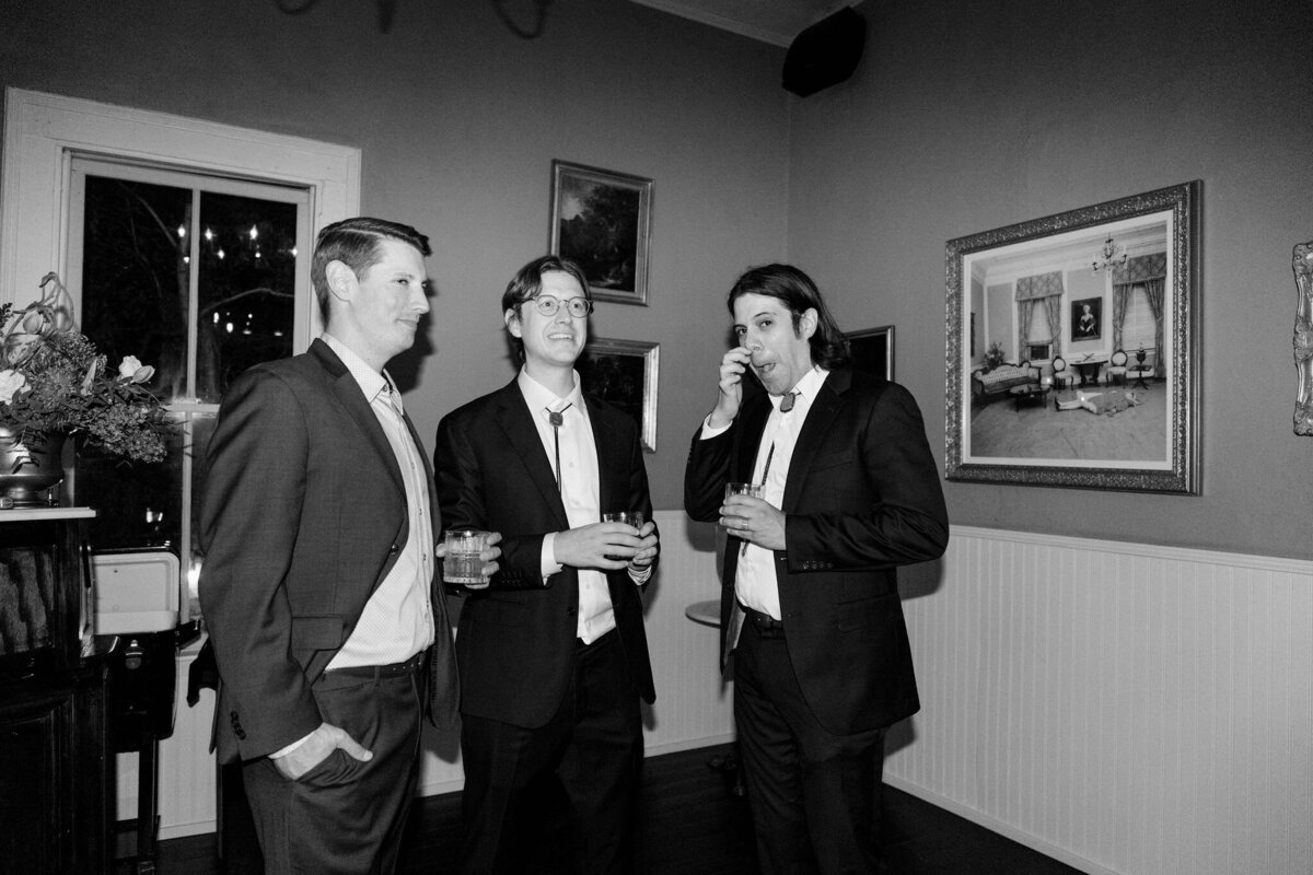 Party_Jen&ChrisWeddingPhotos_AustinWeddingPhotographer_HereafterFilms-175