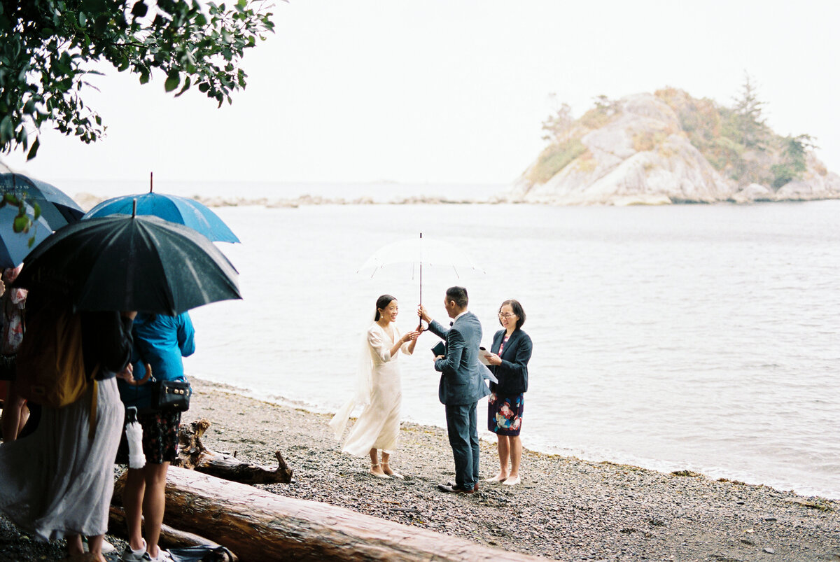 KJ-Vancouver-Wedding-Whytecliff-Park--19