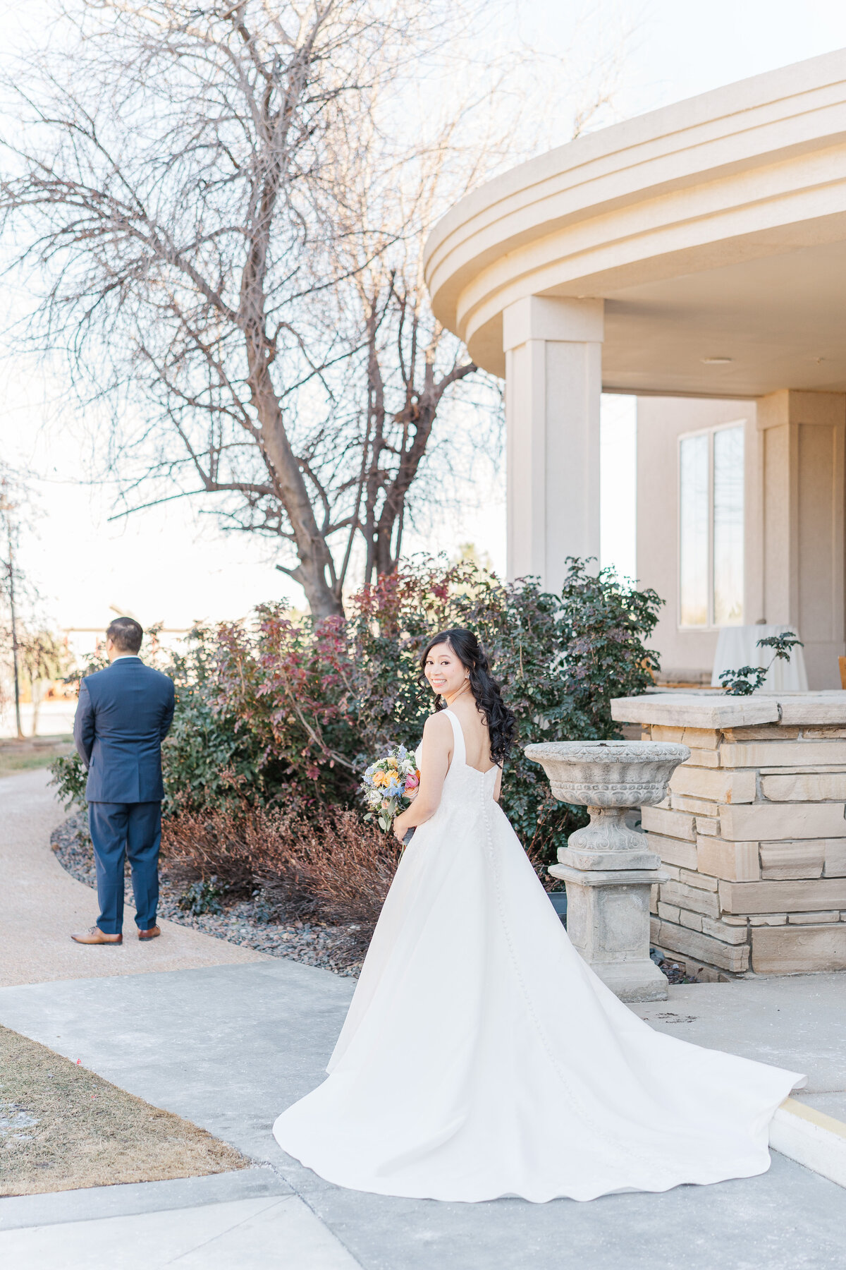 Chateaux at Fox Meadows Colorful Spring Wedding Light and Airy Elena Spraguer Photography  0058