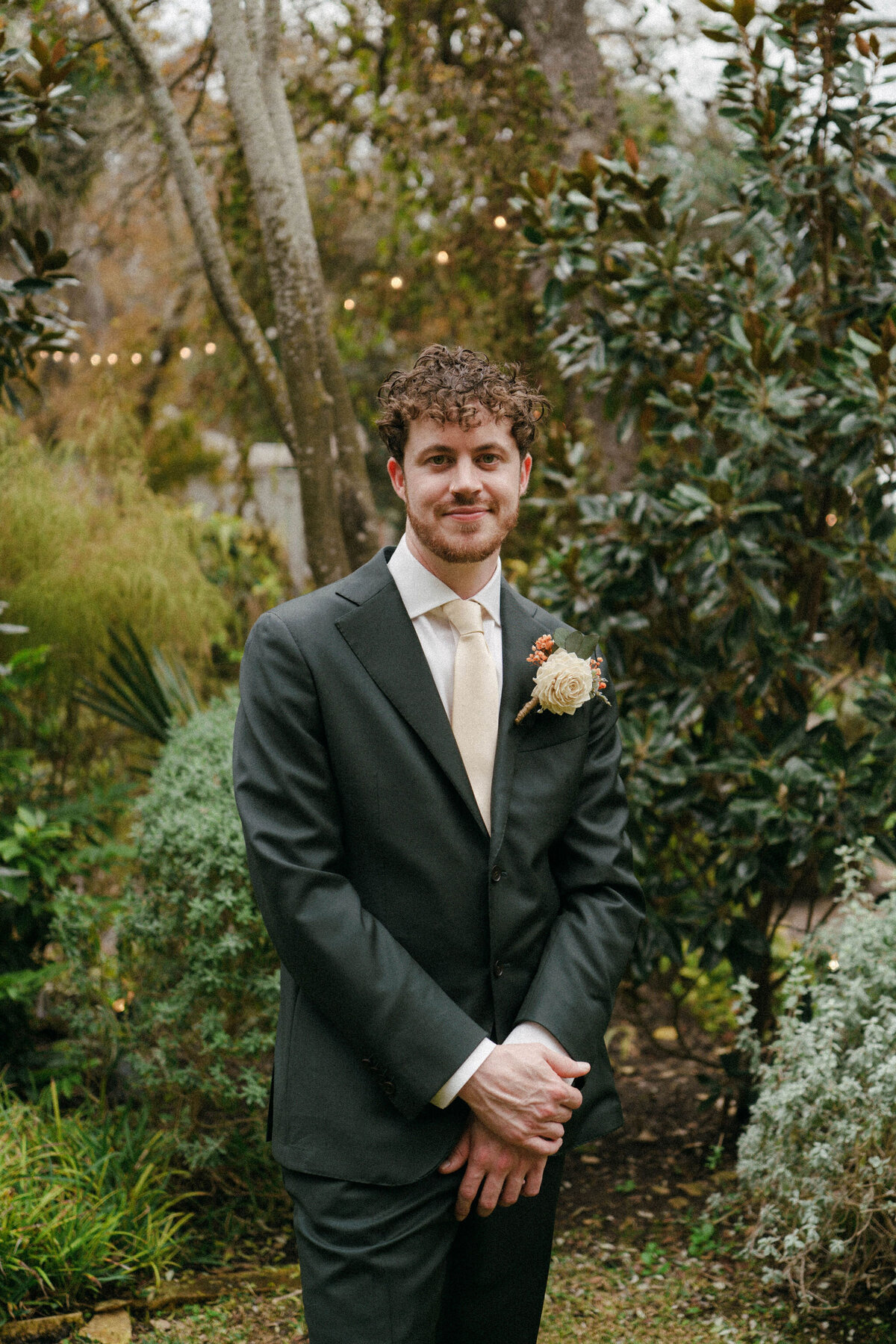 Lindsey&AlexWeddingPhotos_Film_AustinWeddingPhotographer_HereafterFilms_-33