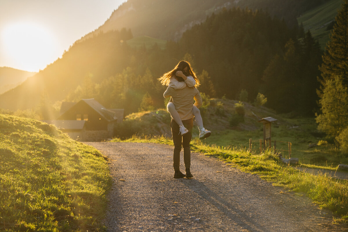 Sunrise hiking elopement in Switzerland