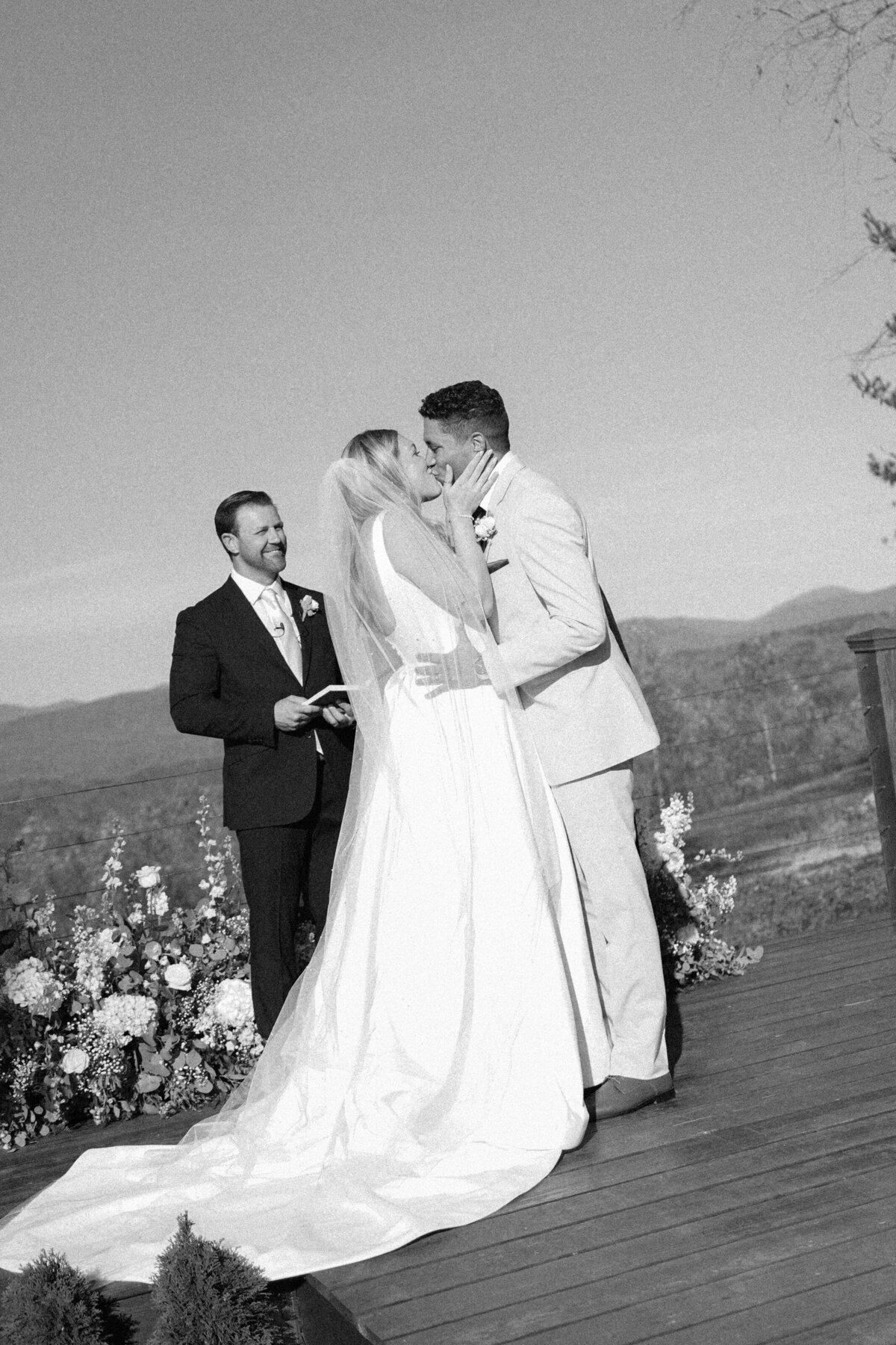 Mackenzie and Jordan - Wedding - Ceremony - Opal Oak Summit - Alaina René Photography-1