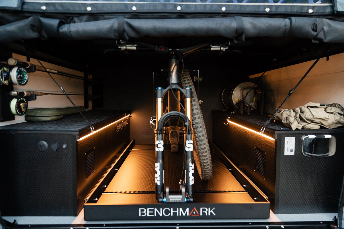 4_WooleyBugger250829_BMV_SlowFastcreative_1871