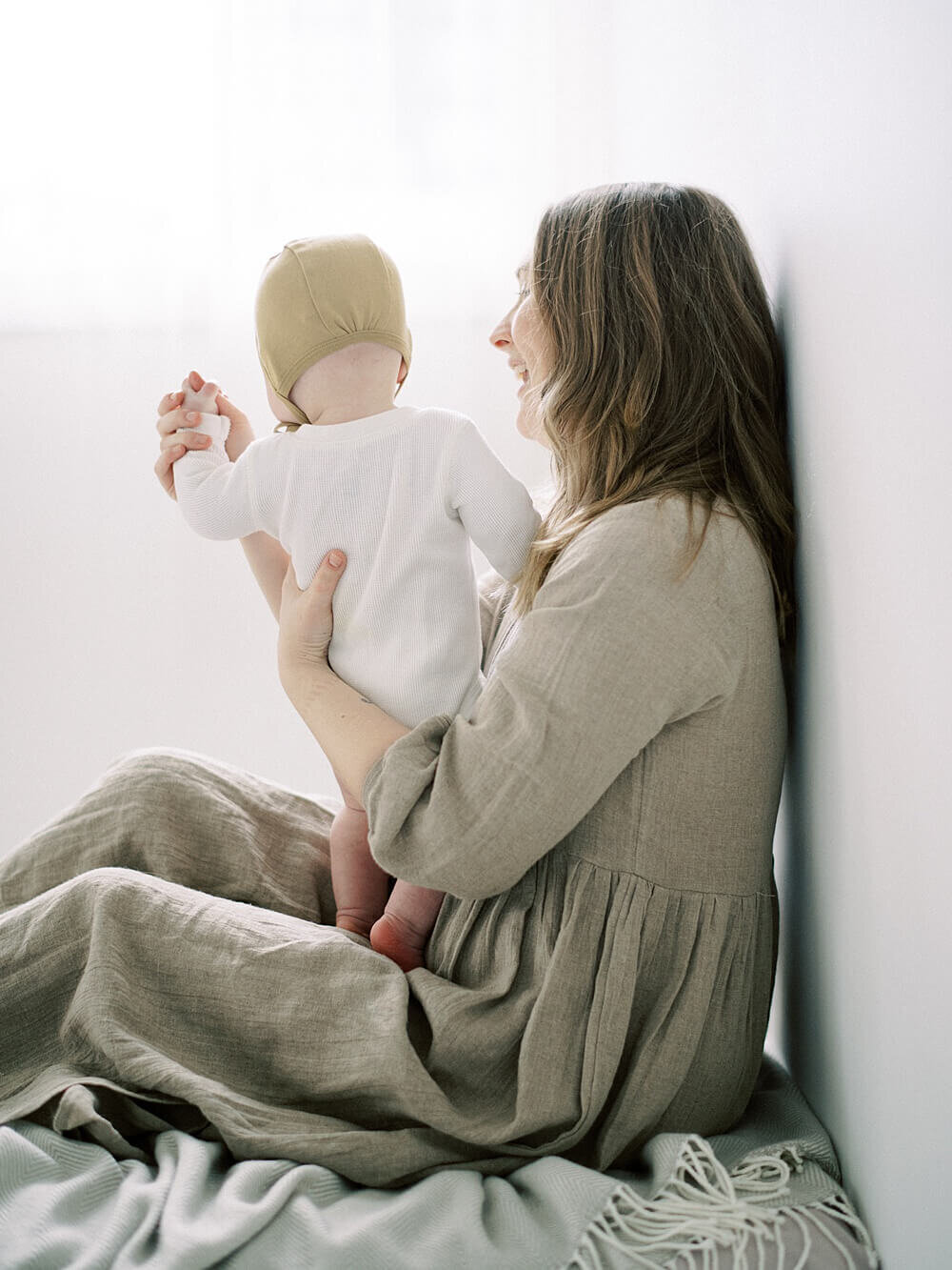 seattle-studio-motherhood-session-Jacqueline-Benet_0008