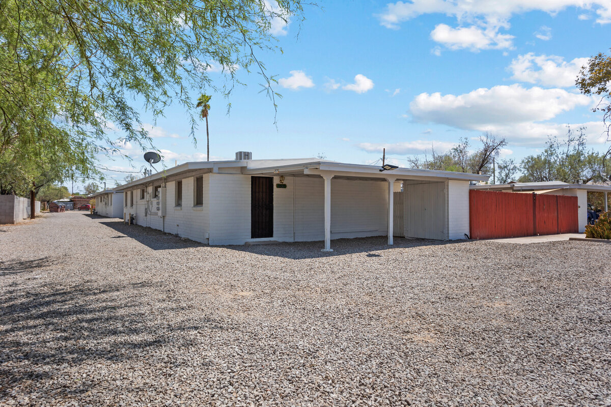 1_1527 e blacklidge dr-13