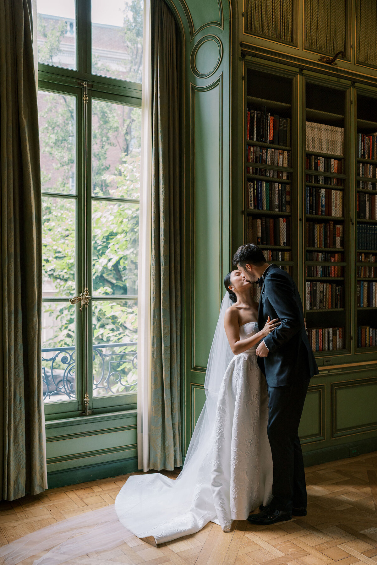 Vicki Grafton Elevated DC Wedding Photographer Meridian House 054