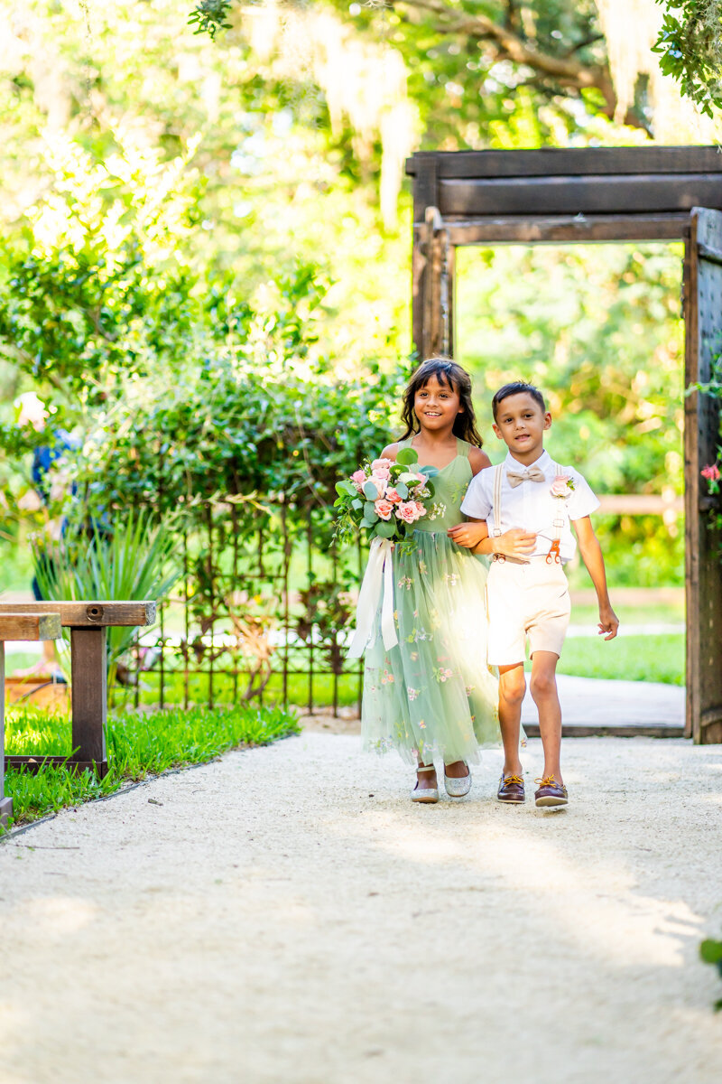 maddness-photo-del-favero-oasis-elopement-chantilly-chic-celebrations-17
