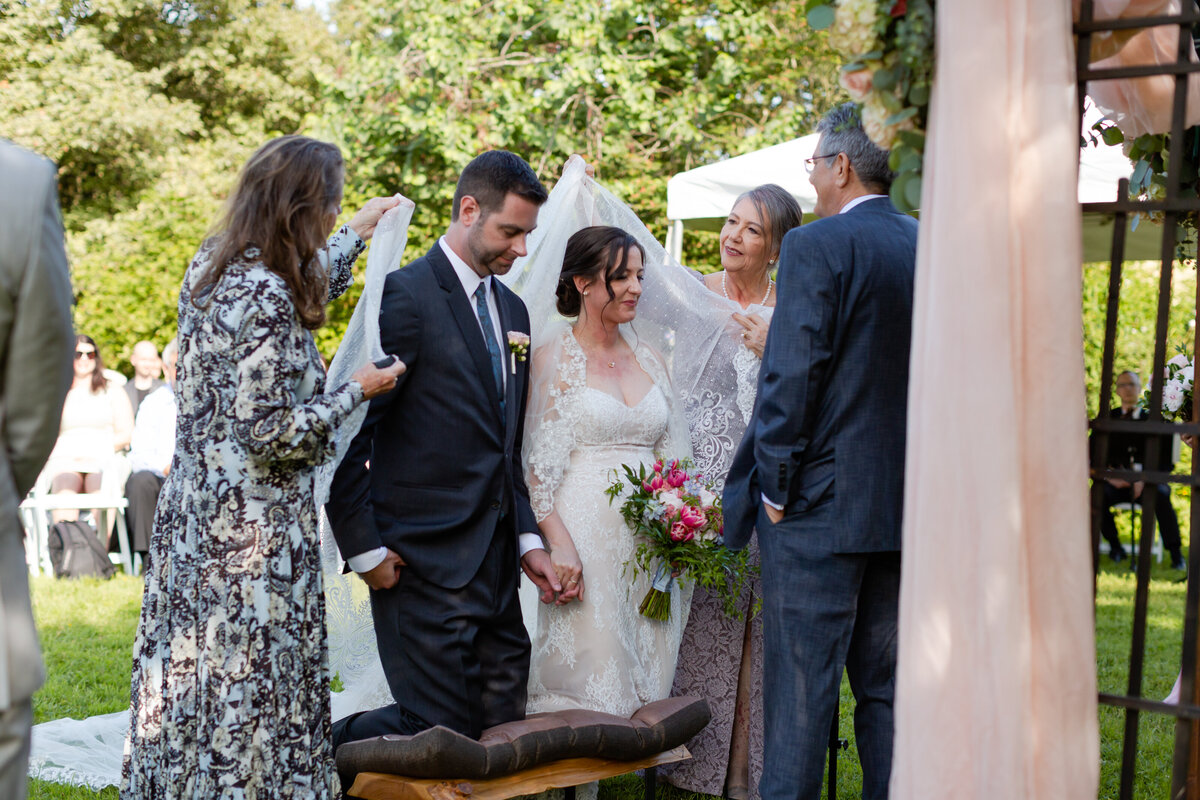 uw-center-for-urban-horticulture-outdoor-wedding-venue-seattle-wedding-photographer-037