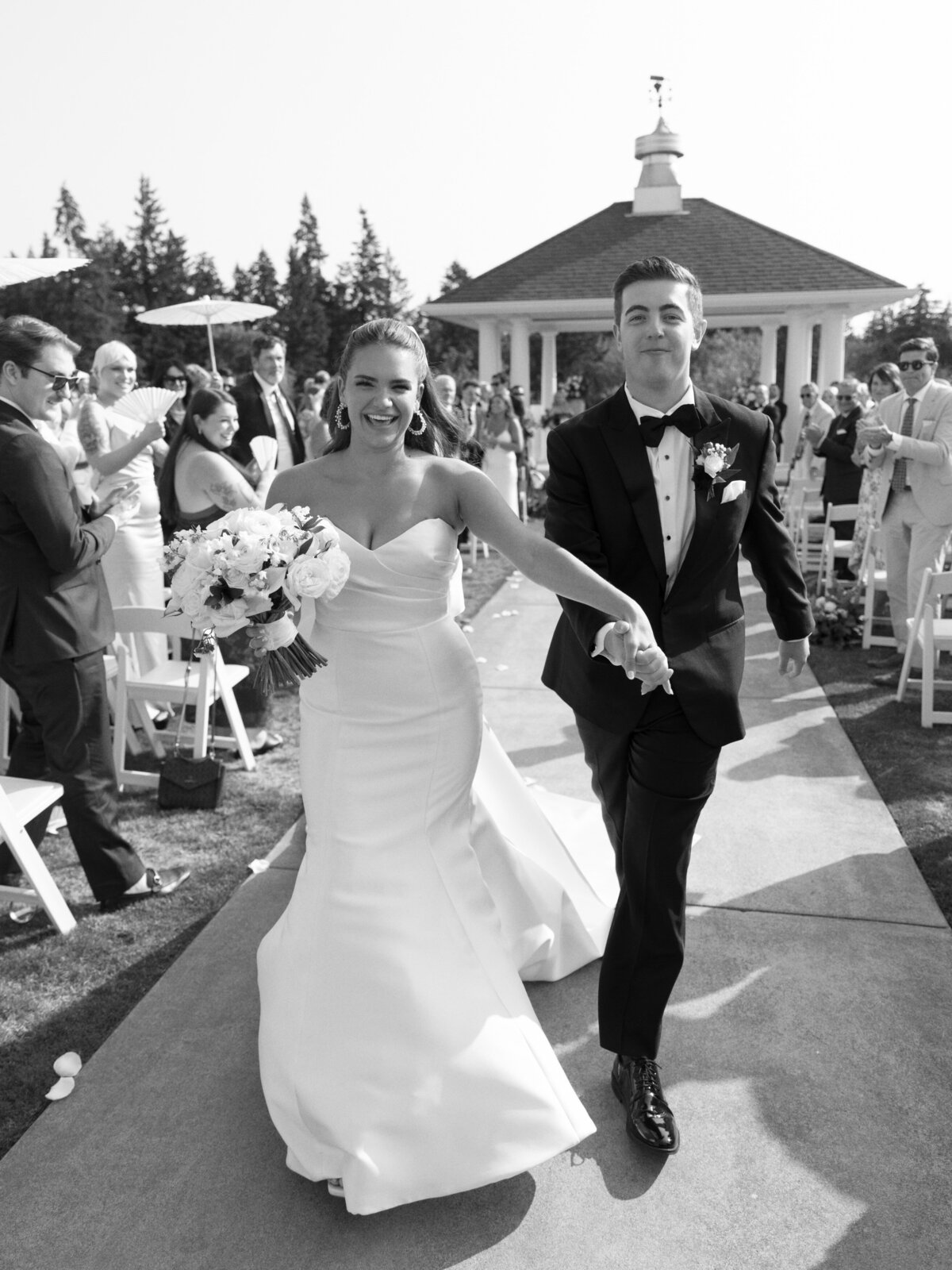 wedding-at-oswego-hills-vineyard-winery-portland-oregon-by-the-tenneys-photography-26