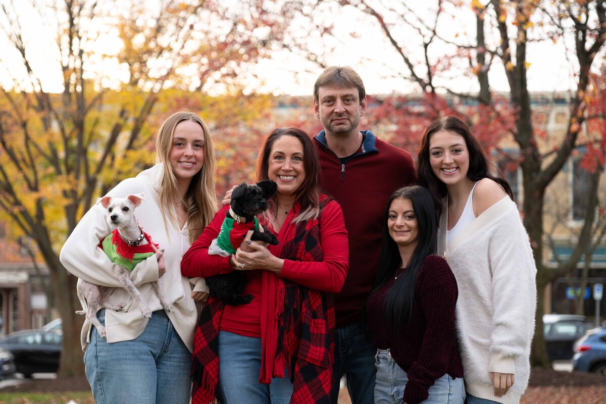 ChristmasFamilyPhotosMedinaOhioPositivelyPortraits-2