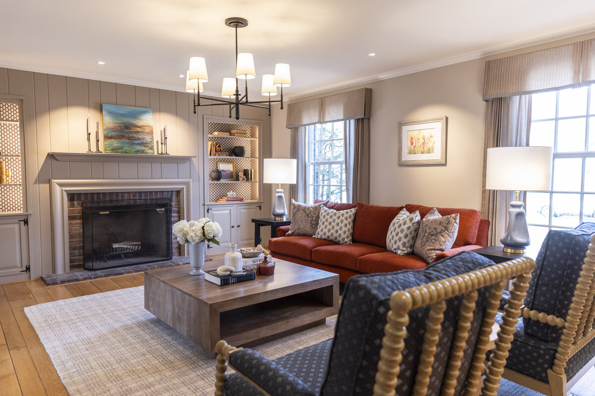 living-room-custom-built-in-shelving