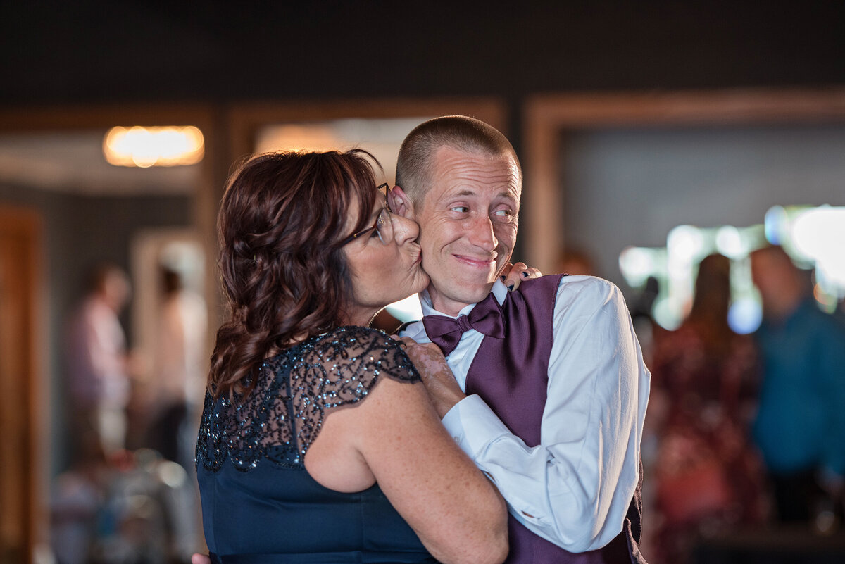 Detroit-Wedding-Photographer-The-Landing-243