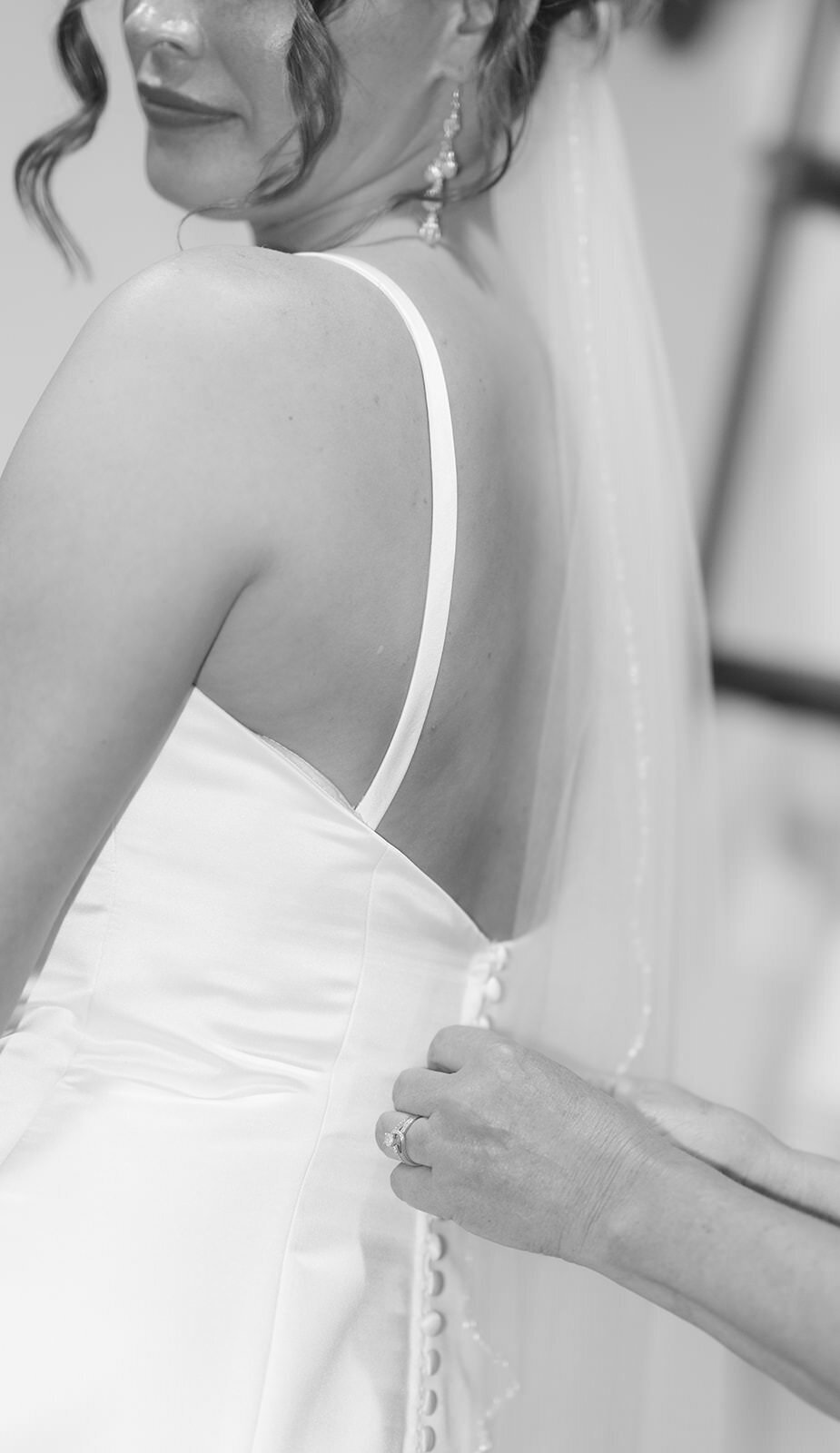 getting ready pictures Stoney Creek Hotel wedding, Lacrosse, WI-39