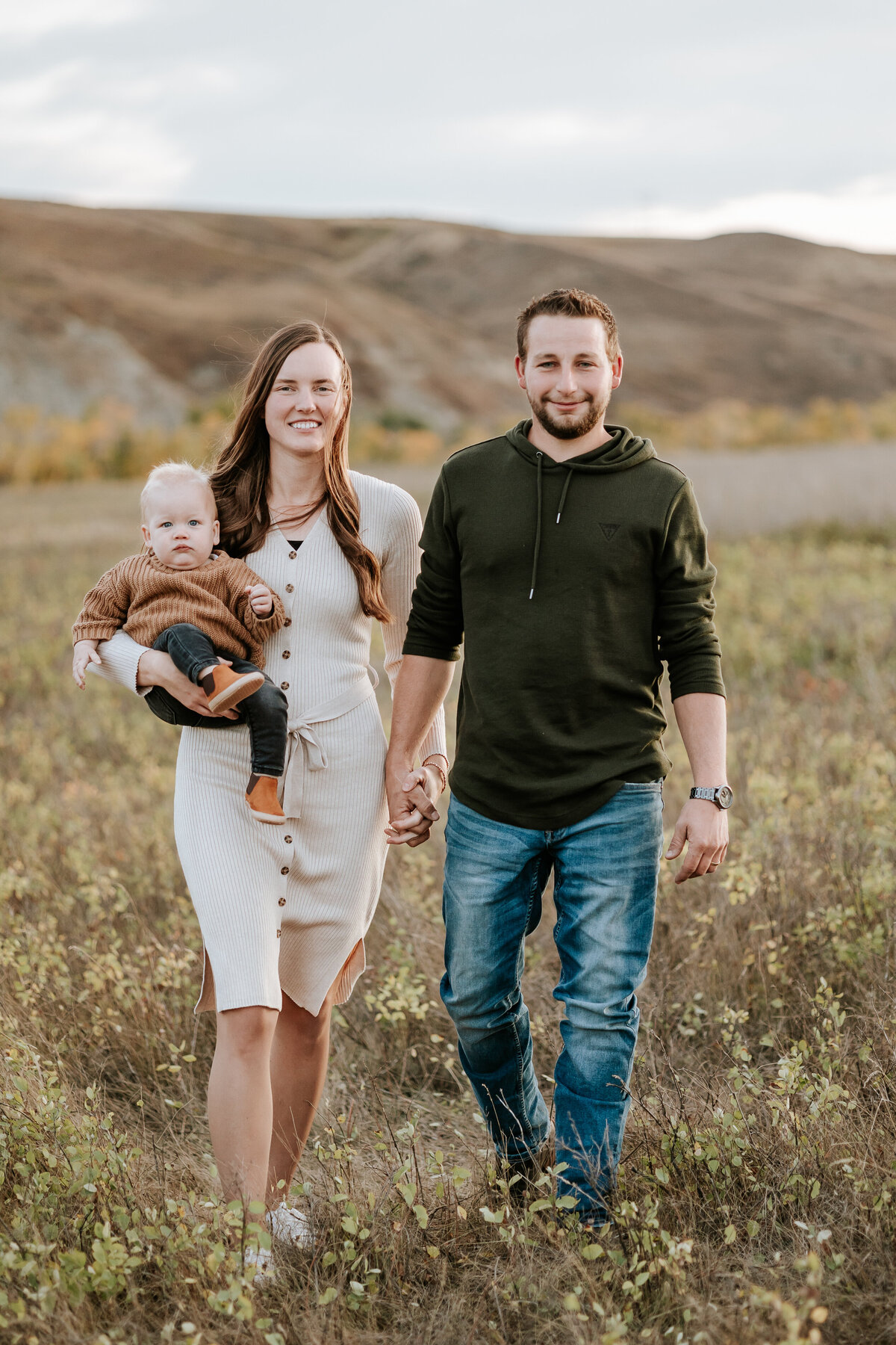 Fall Southern Alberta River Bottom Family Session (5 of 6)