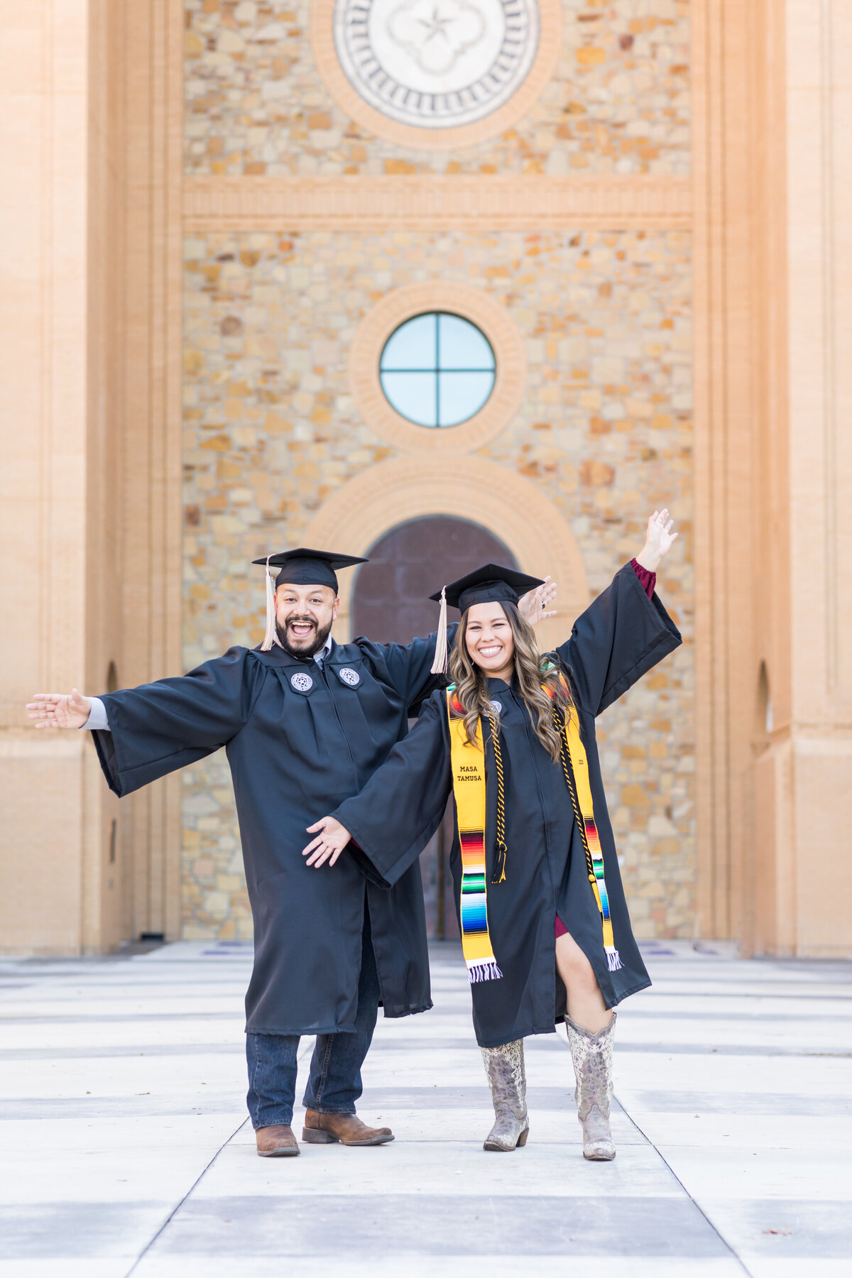 Graduation-Photos-At-Texas-A&M-San-Antonio-Dawn-Elizabeth-Studios-0001