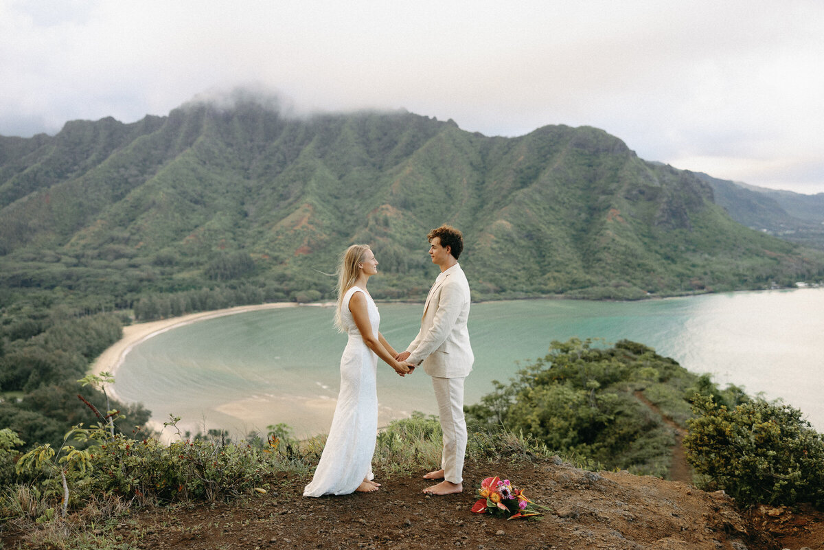 Oahu Hawaii Crouching Lion Elopement Hike-35