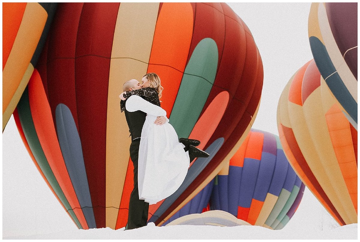 hot-air-balloon-engagement-photos-luma-weddings_0003
